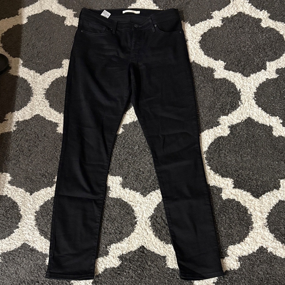 Levi’s 311 Shaping Skinny